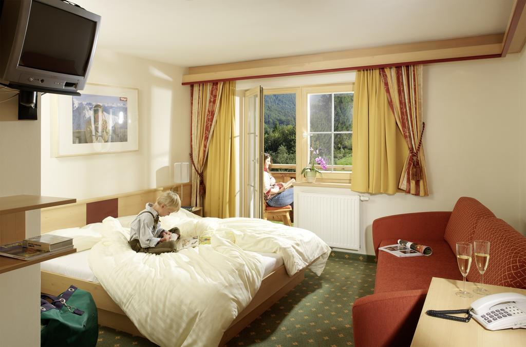 Hotel Mariasteinerhof Szoba fotó